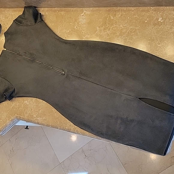 A'GACI Olive Green Ultra Suede Dress, M - Picture 15 of 16